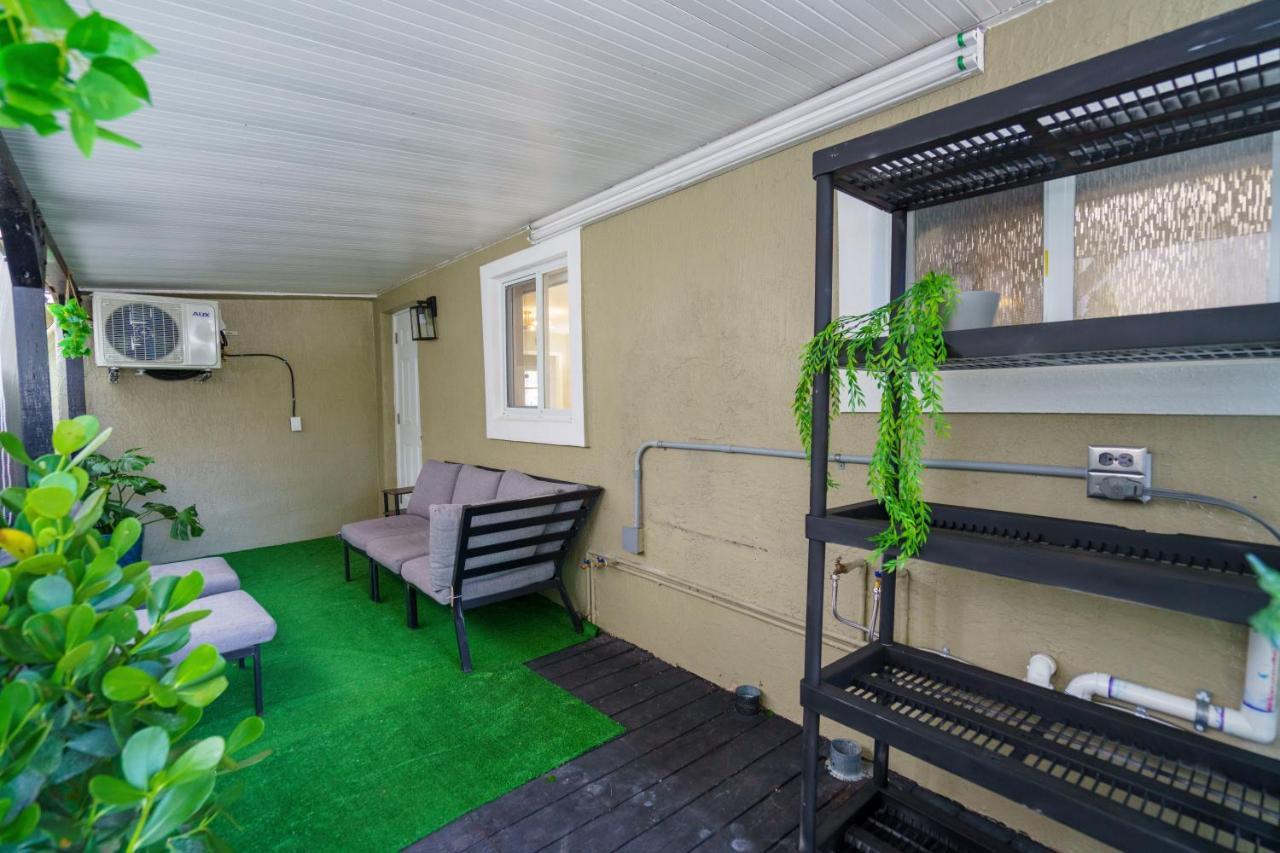 Renovated 2 Bd Home W/ Private Parking, Gallery & W/D Miami Exterior photo